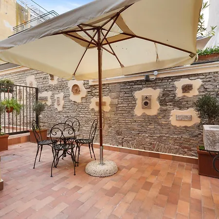 Domus Minelli Navona By Ghor Daire *