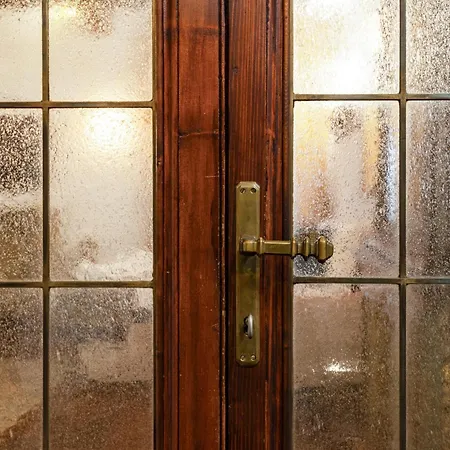 Domus Minelli Navona By Ghor Rom