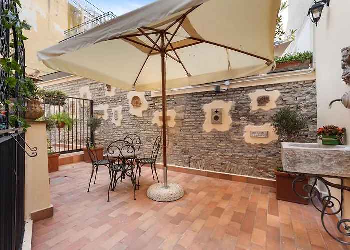 Domus Minelli Navona By Ghor